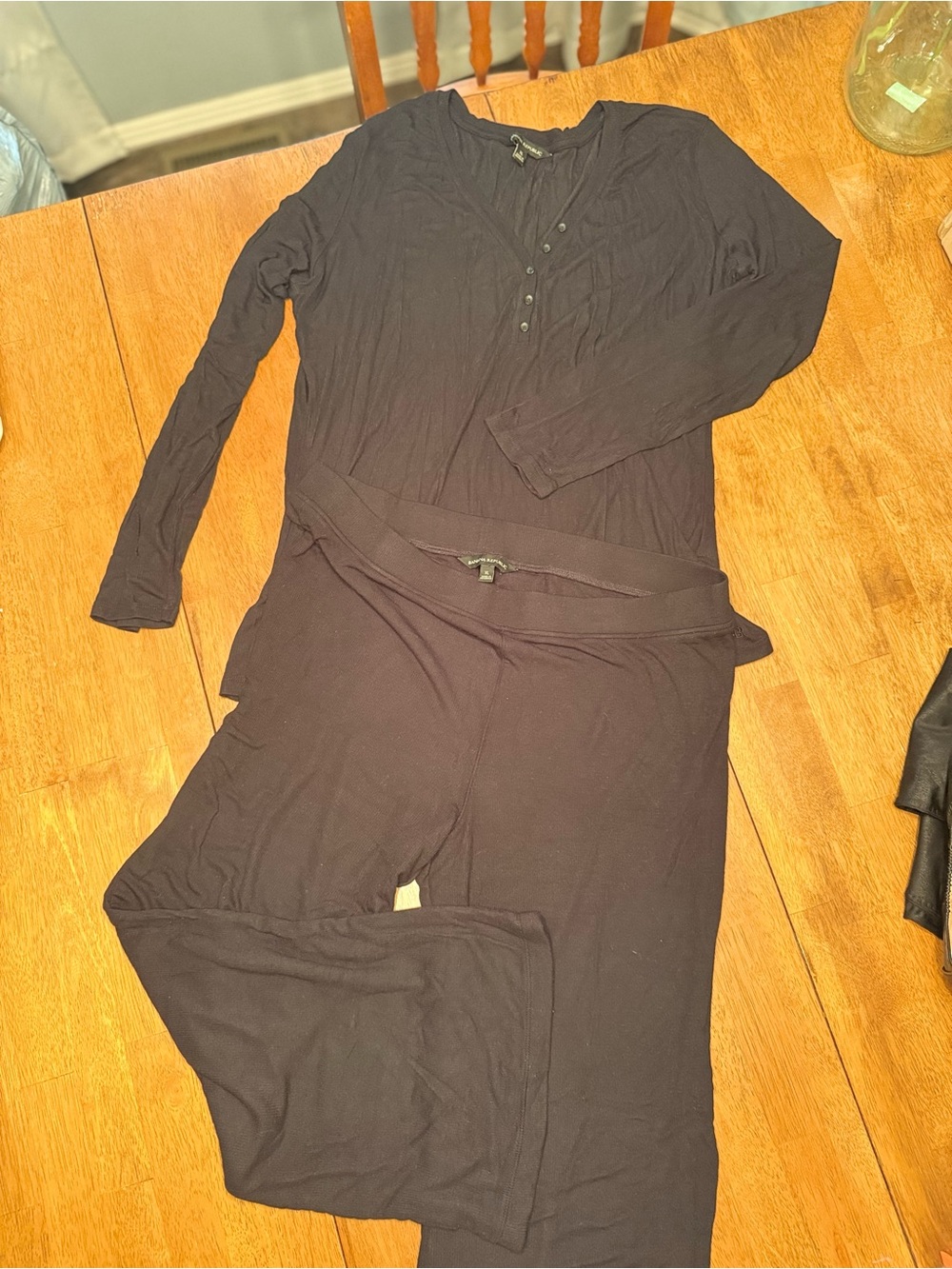 Banana Republic Black Long-Sleeve Lounge Set size XL
